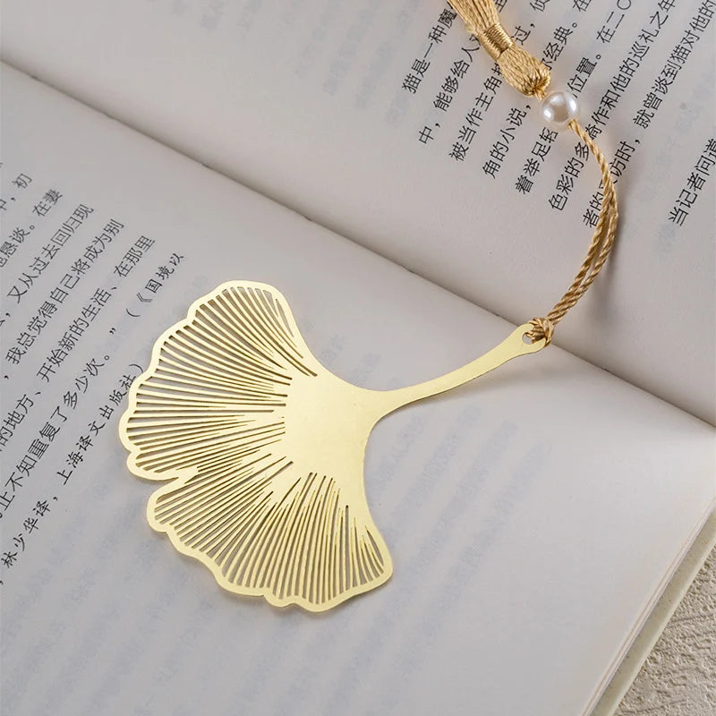 Marque-page feuille en métal style chinois – Ginkgo, érable ou lotus