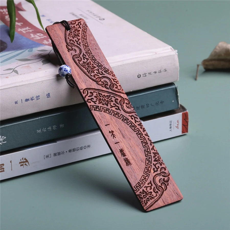 Marque-page en bois style chinois – Lune géométrique – Cadeau lecture