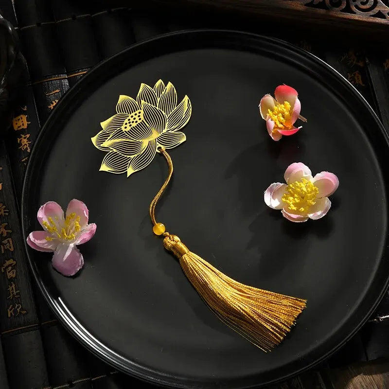 Marque-page feuille en métal style chinois – Ginkgo, érable ou lotus