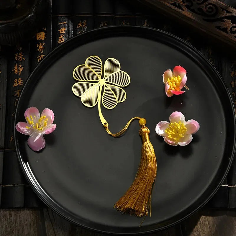 Marque-page feuille en métal style chinois – Ginkgo, érable ou lotus