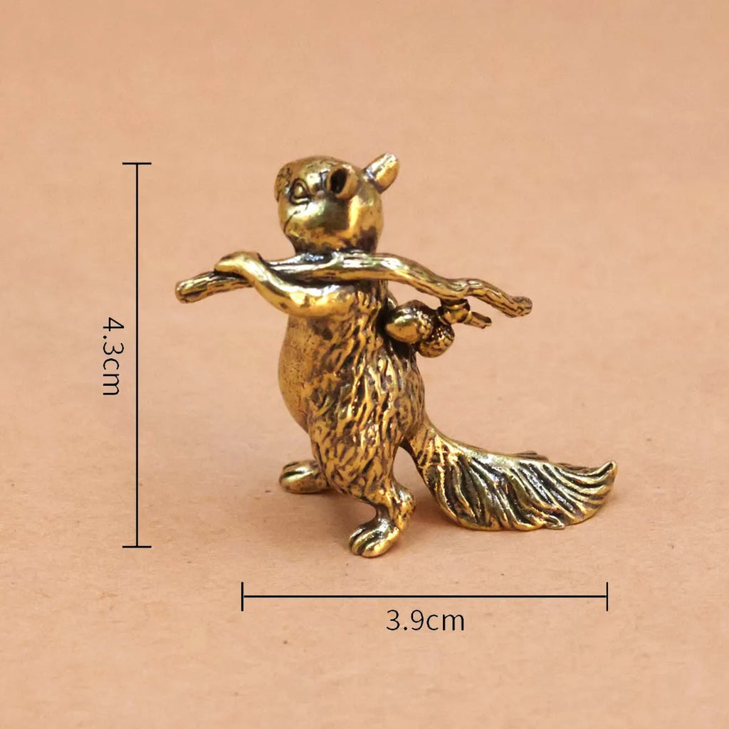 Petite sculpture écureuil décorative – Ornement pour bibliothèque