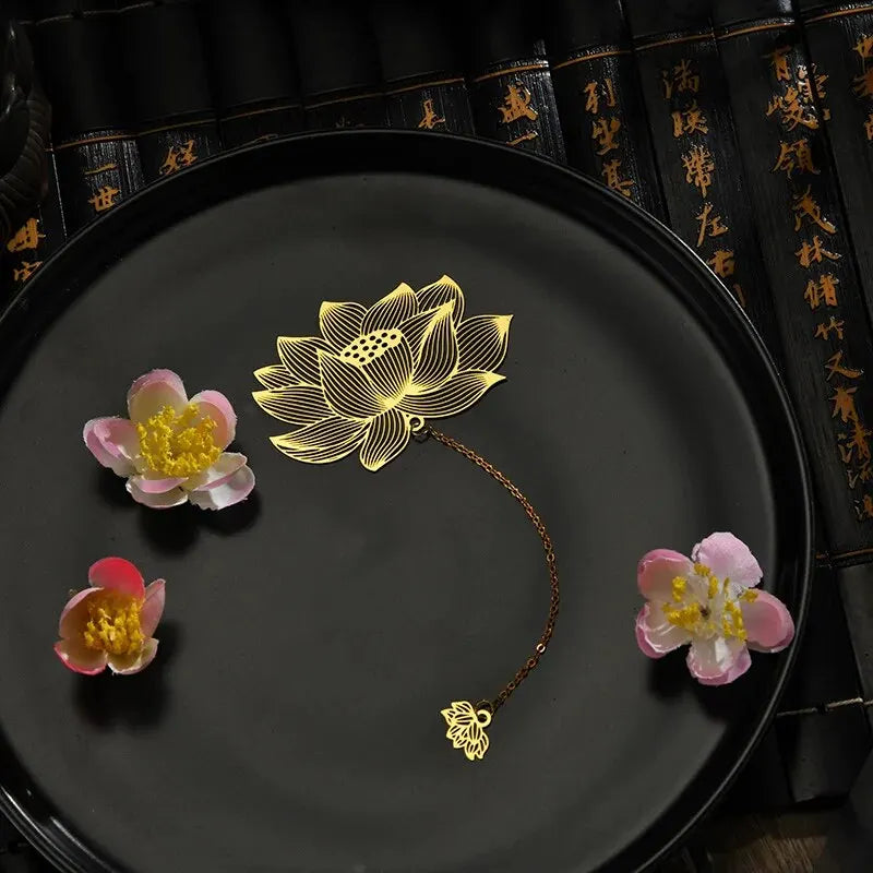 Marque-page feuille en métal style chinois – Ginkgo, érable ou lotus