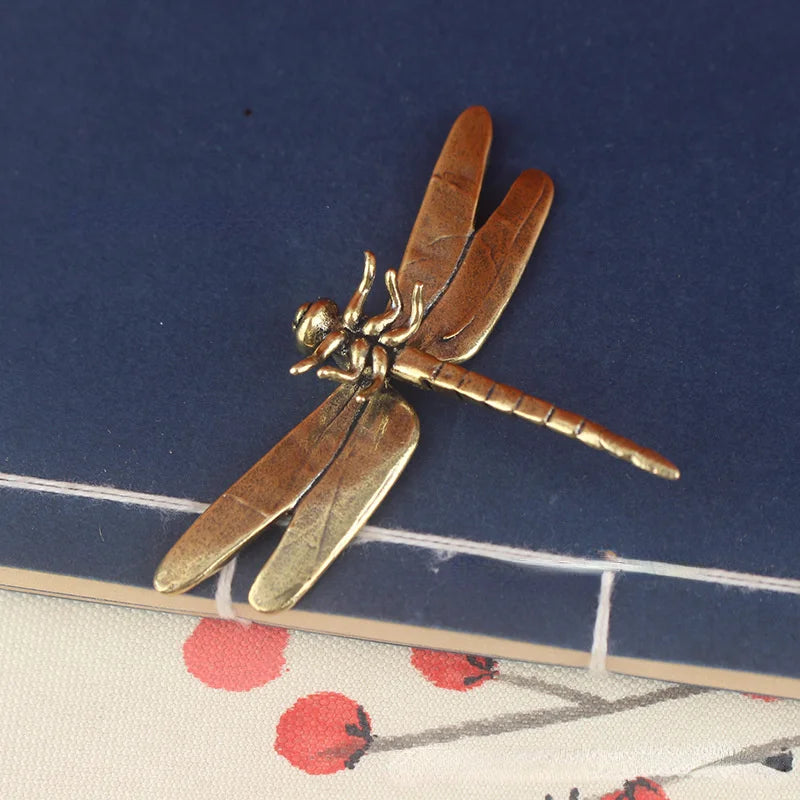 Petite sculpture libellule décorative – Ornement miniature