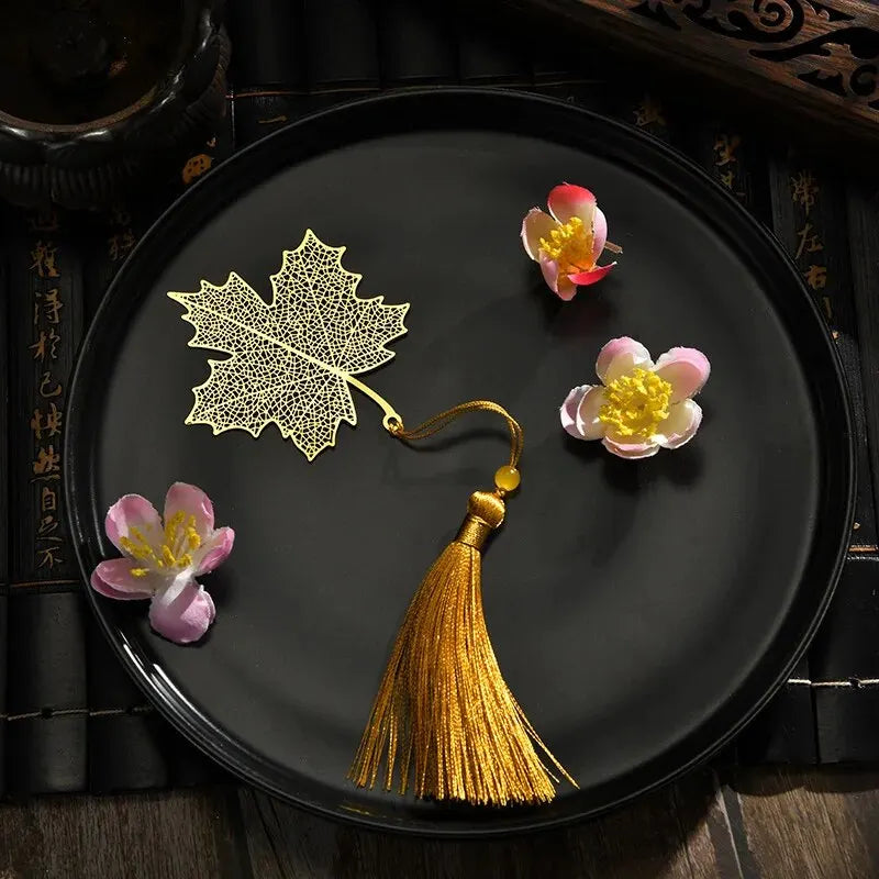 Marque-page feuille en métal style chinois – Ginkgo, érable ou lotus