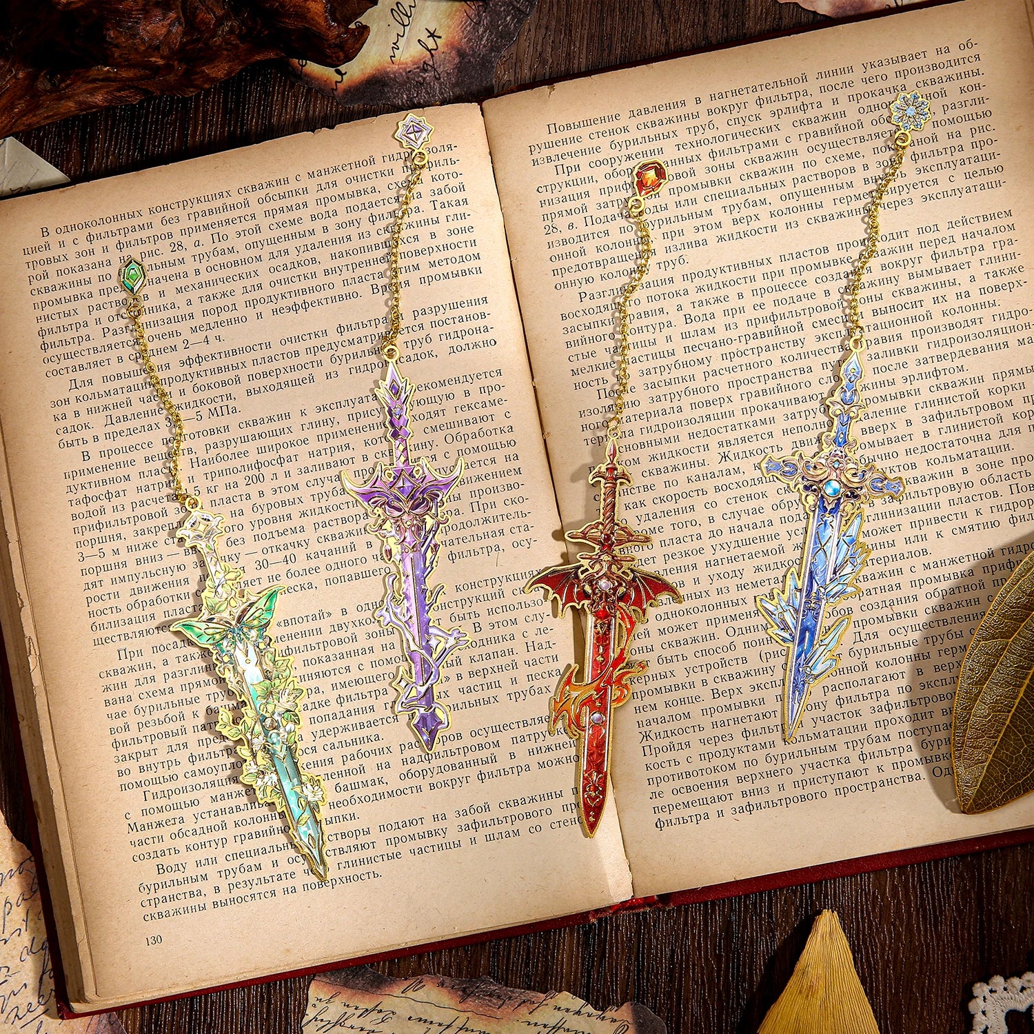 Lot de 4 marque-pages épées fantasy en métal – Designs médiévaux
