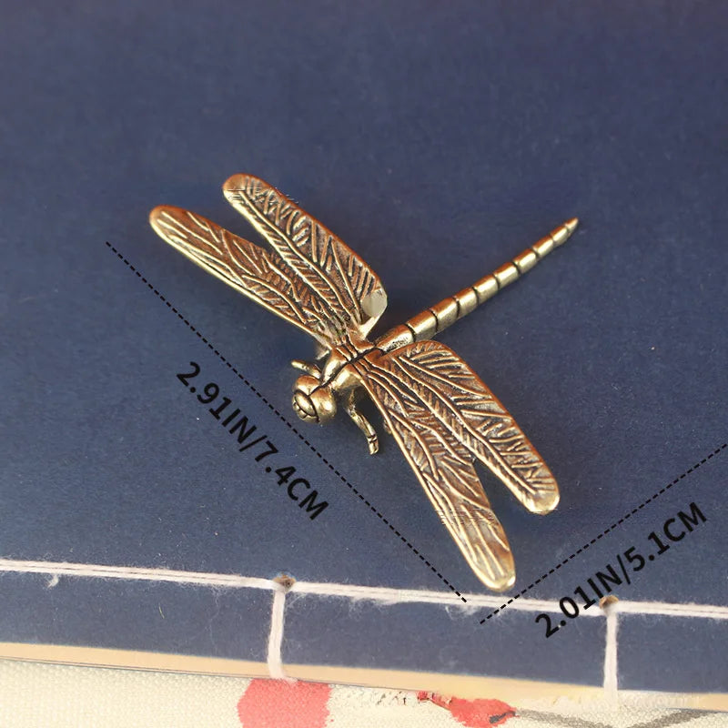Petite sculpture libellule décorative – Ornement miniature
