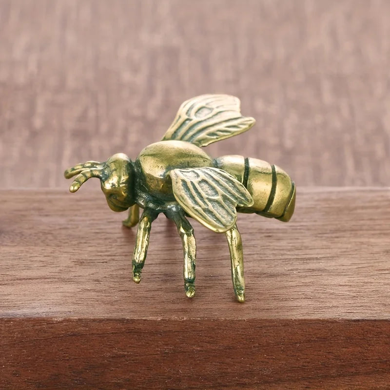 Petite sculpture abeille décorative – Ornement miniature